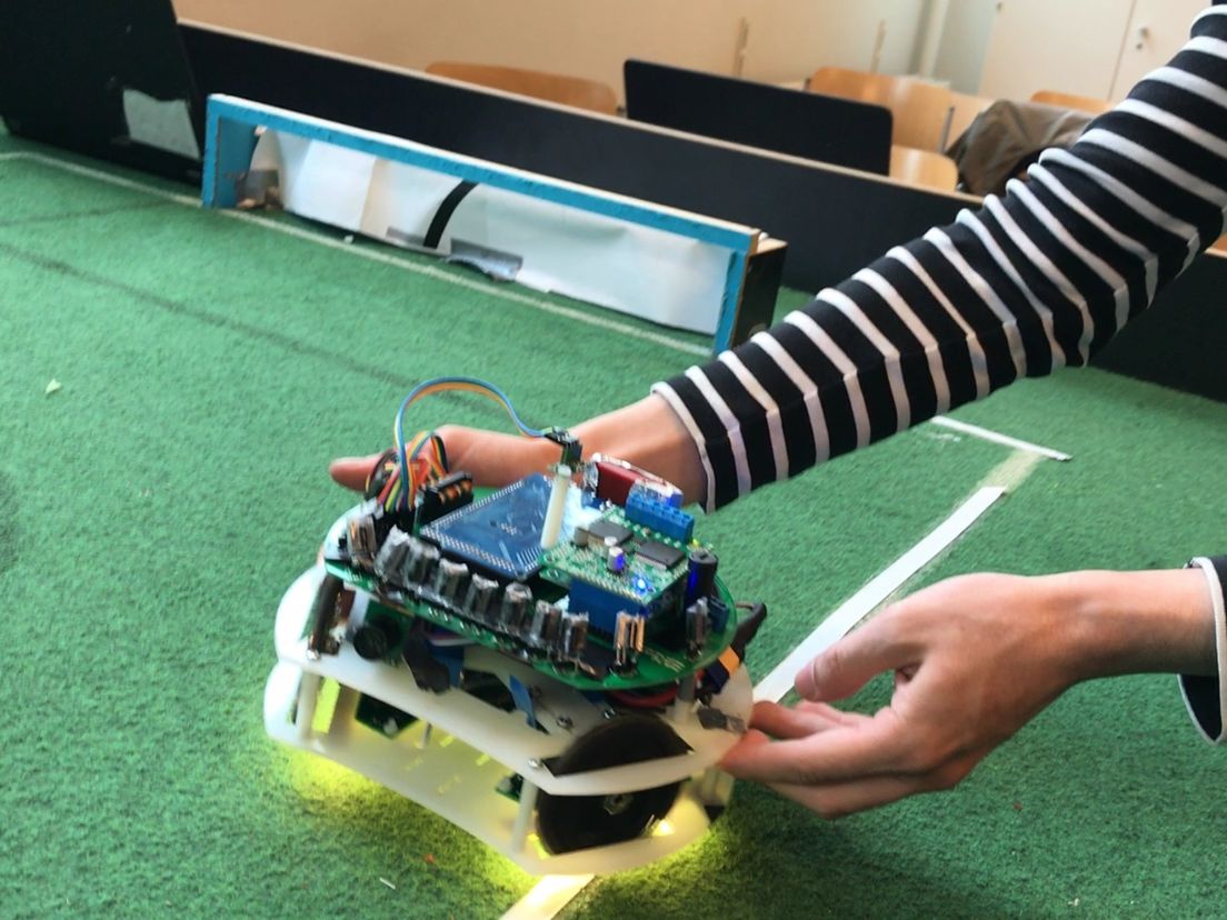 robot_op_het_voetbalveld2