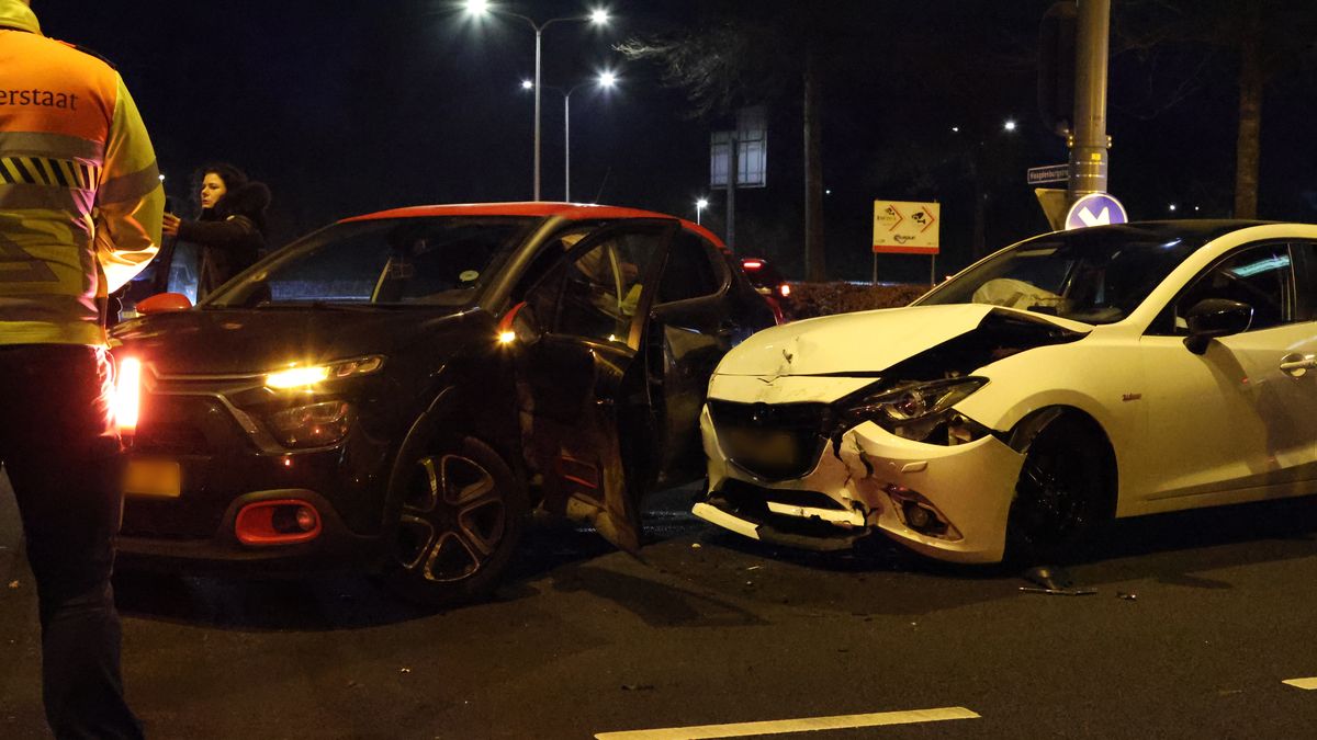 112 Nieuws: Twee gewonden bij aanrijding in Deventer