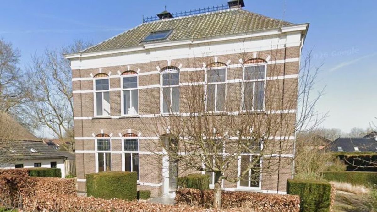 Gemeente verkoopt voormalig opvangpanden met winst