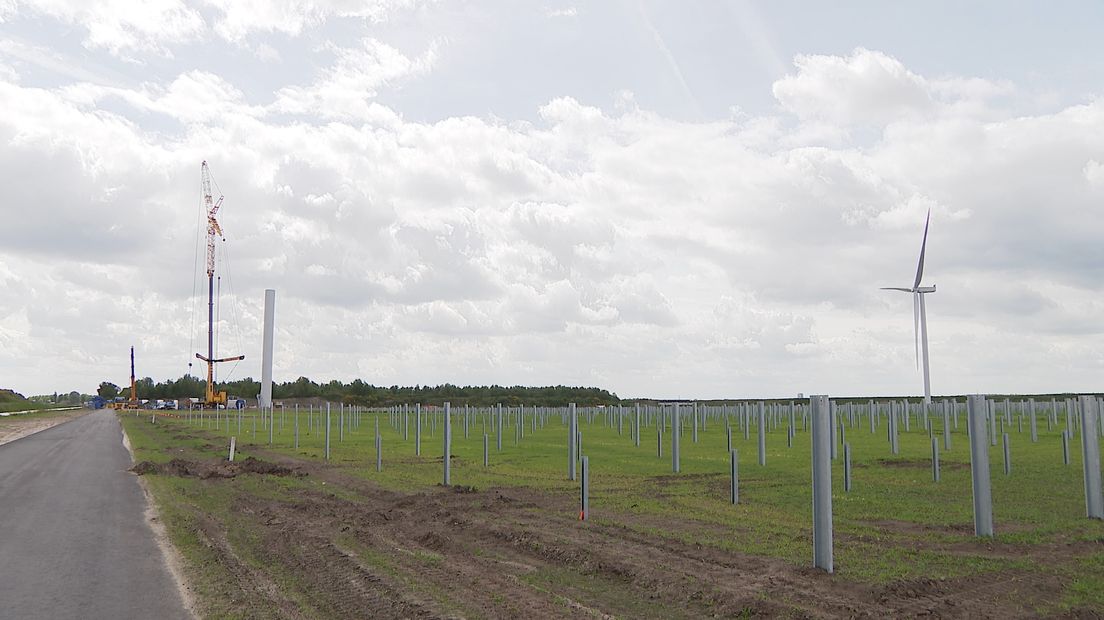 De eerste windmolen is af op Energiepark Pottendijk