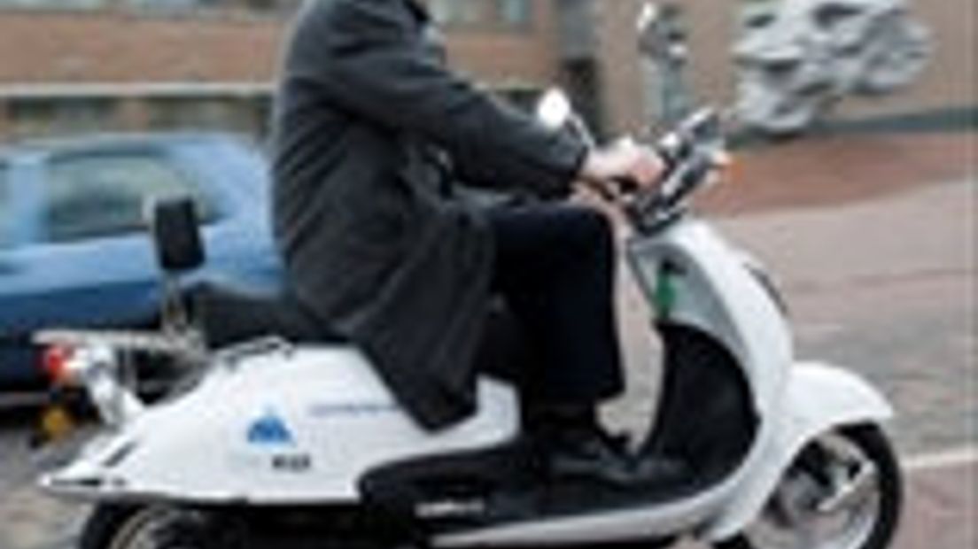 e-scooter_6e618813254b7d06c12578c7003cb56f.jpg