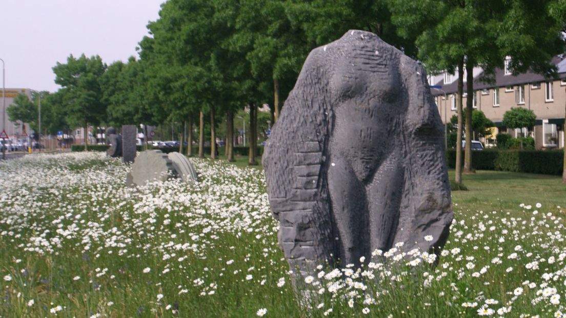 Beelden aan de Holkerweg met op de voorgrond Noir de Deneé van Tony van de Vorst (1987)