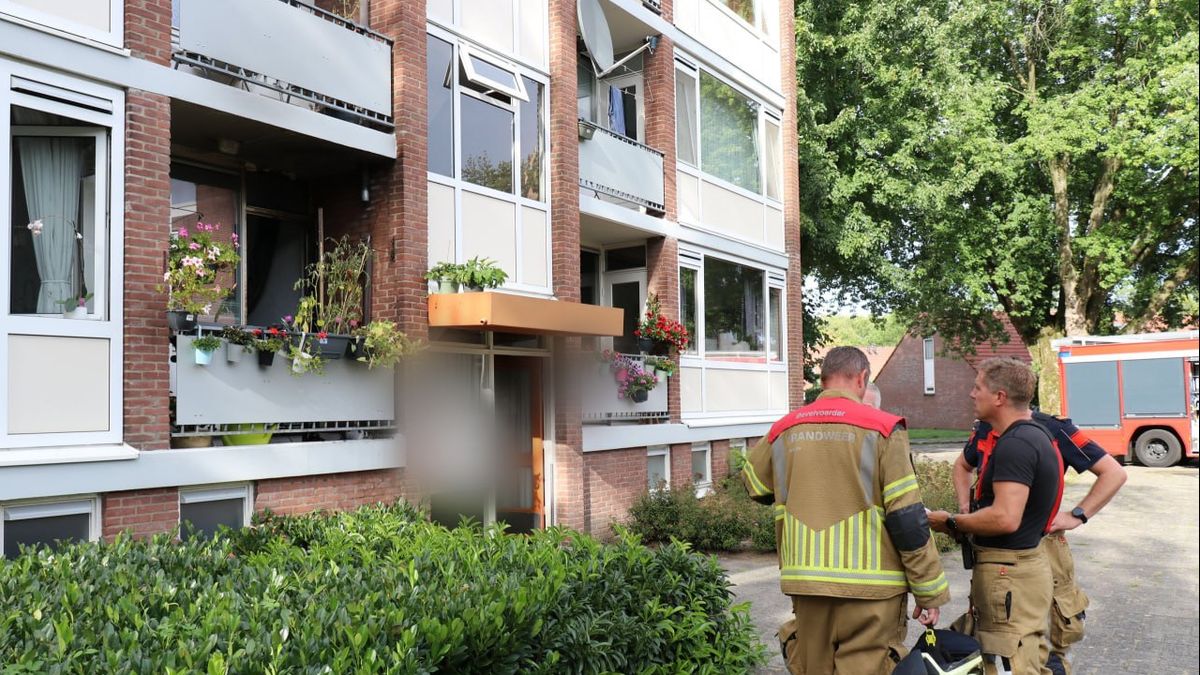 112 nieuws: Barbecue op balkon veroorzaakt brand in Enschede