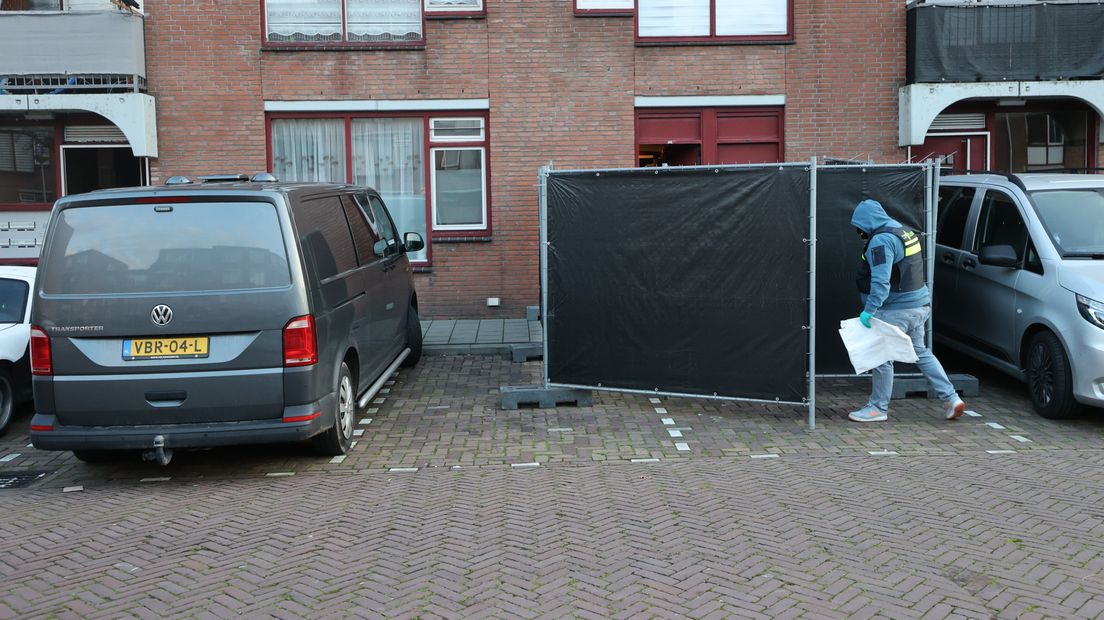 In de Jacob Catsstraat werd dinsdagochtend een inval gedaan