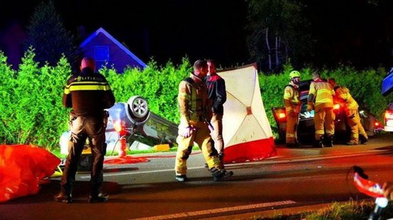 Drie gewonden bij zwaar ongeval in Lunteren. Drie gewonden bij zwaar ongeval in Lunteren.