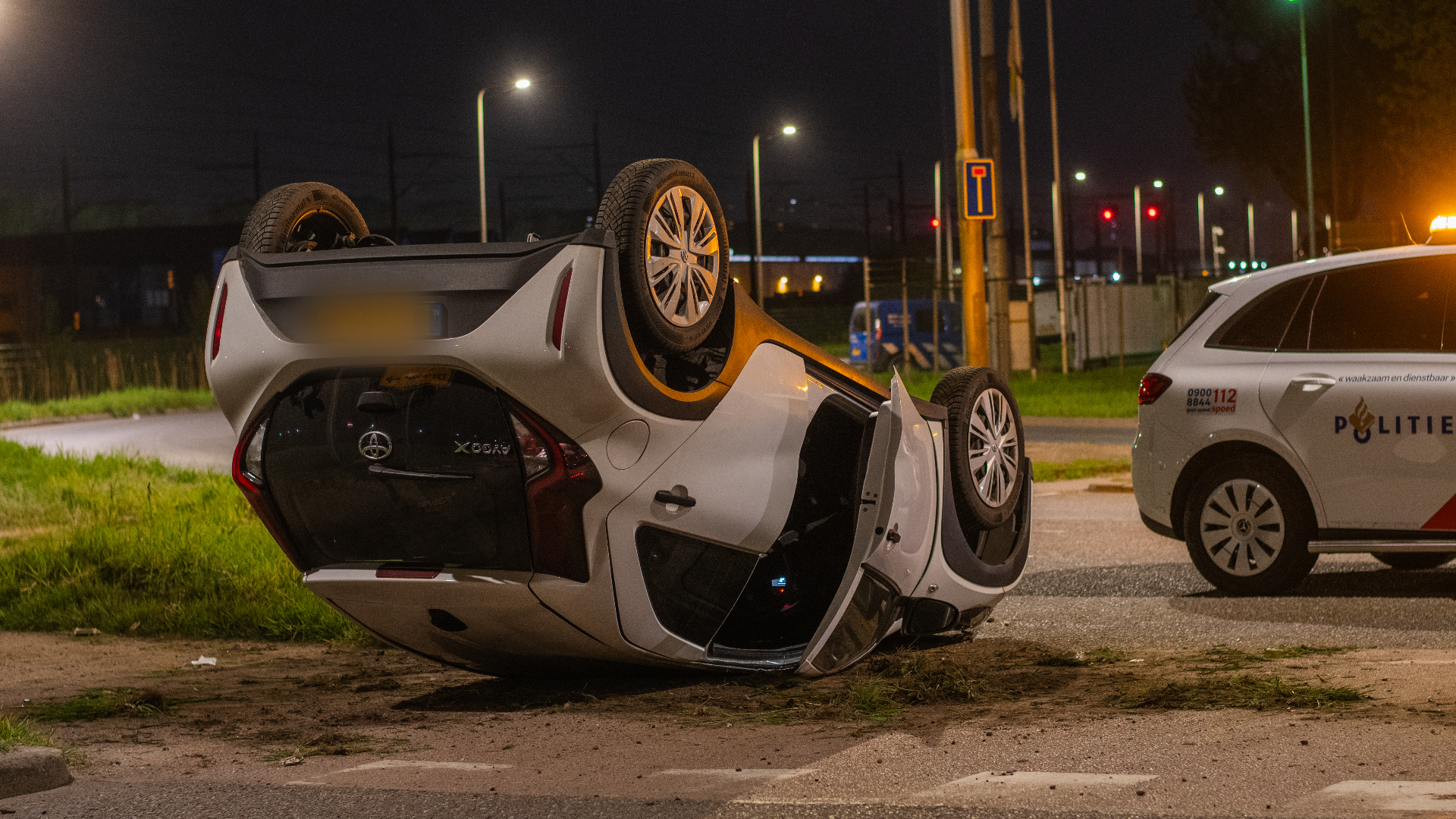 Auto slaat over de kop in Utrecht