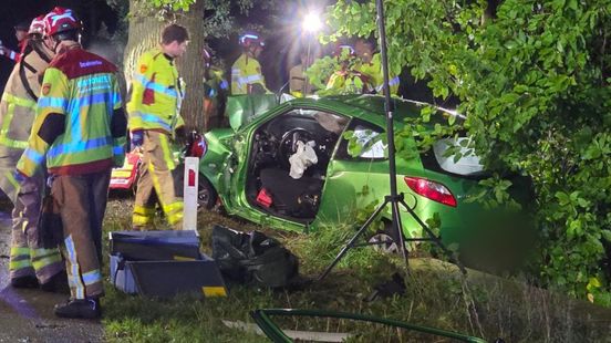 Dode en twee gewonden bij eenzijdig auto-ongeluk in Ruurlo