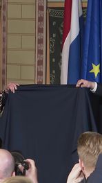 Onthulling van de gouden helm