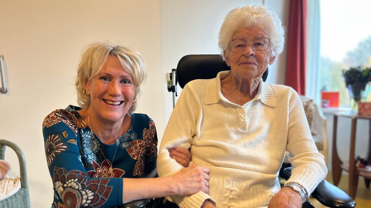 Caroline (59) is mantelzorger voor haar moeder én broer: 'Is niet heel gewoon'