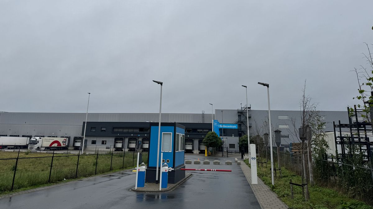 Rust bij distributiecentrum in Nieuw-Bergen AH: klanten geconfronteerd met legere schappen