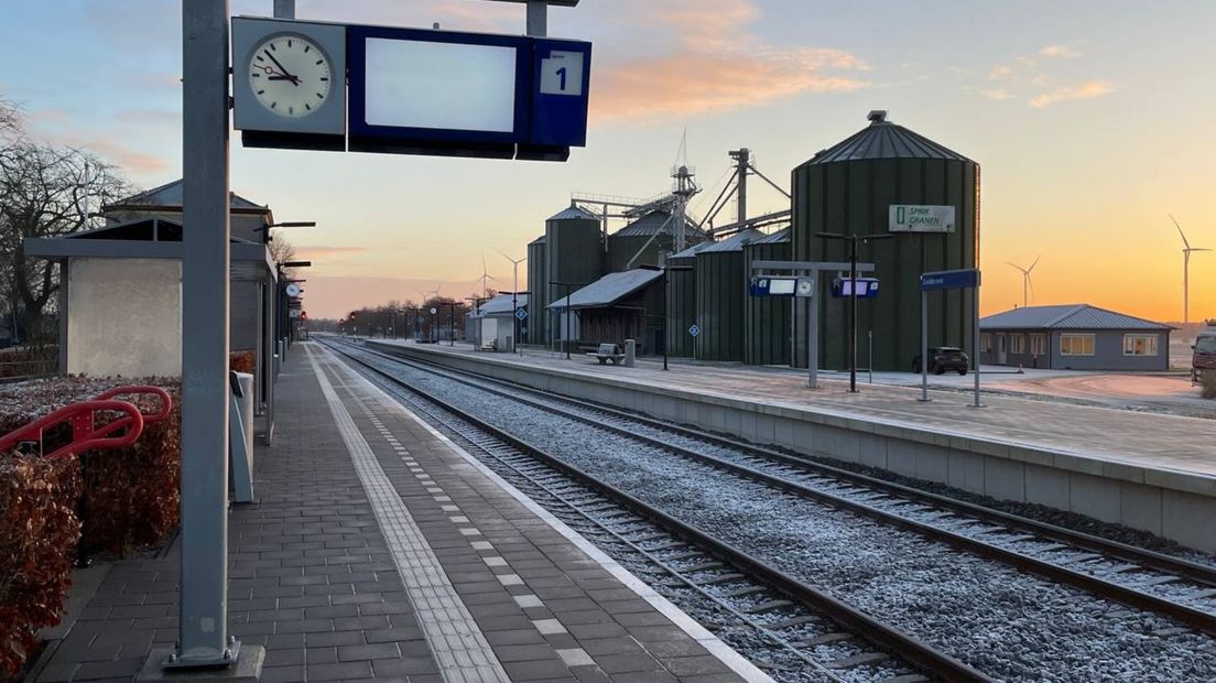 Het station van  Zuidbroek is leeg tijdens een eerdere staking