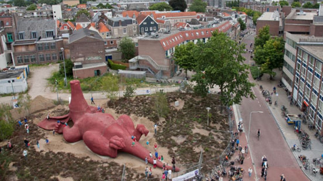 Feestaardvarken onthuld in Arnhem