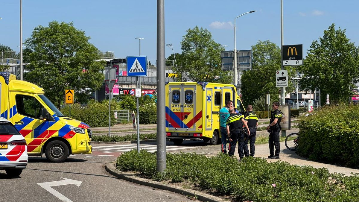 Twee wielrenners gewond bij botsing in Heerlen