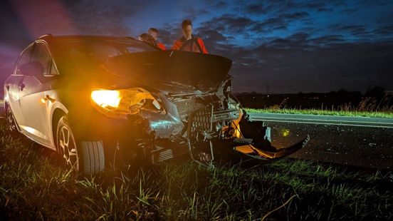 Hardloper geschept, auto verdwijnt • kop-staartbotsing