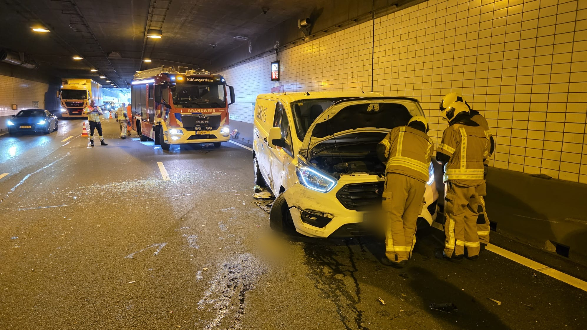 Bij het ongeluk in de Noordtunnel waren twee voertuigen betrokken