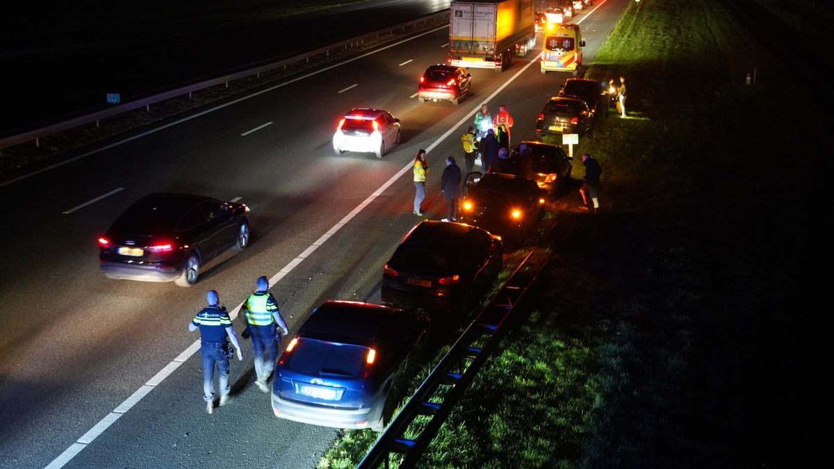 Ongeluk met meerdere auto's op A28