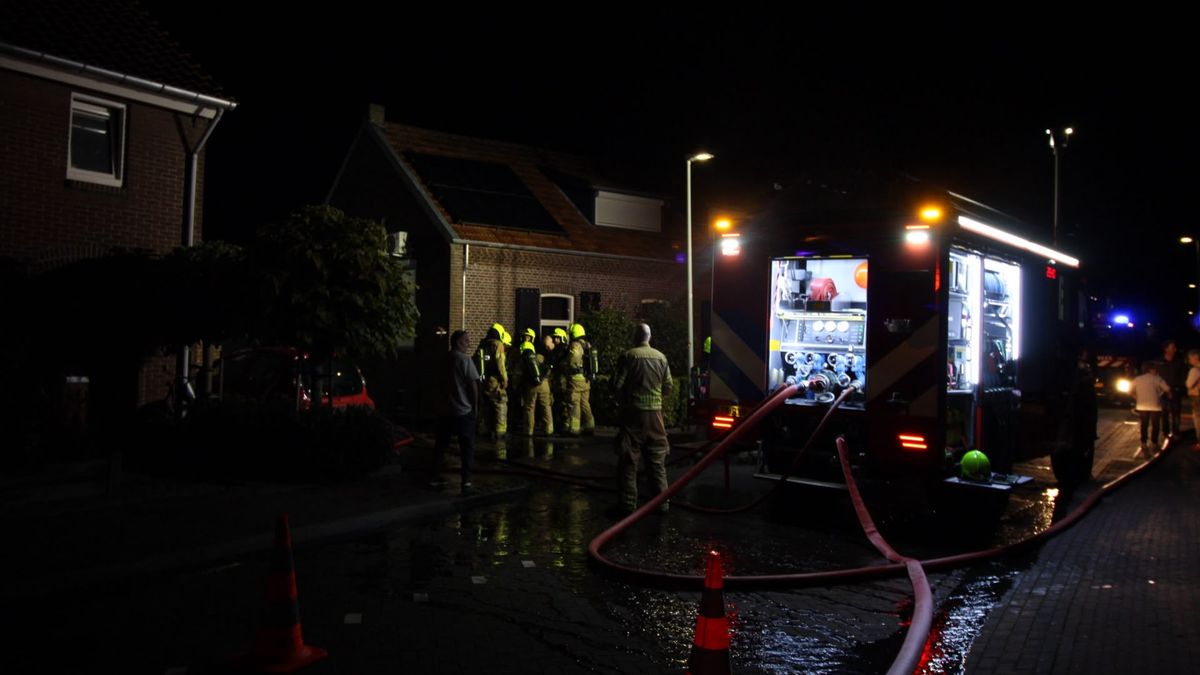 Schuurbrand in Panningen: brandweer voorkomt overslag naar woning