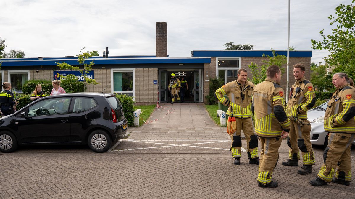 112 Nieuws: Paarden uit vrachtwagen met brandende motor gehaald in Enter