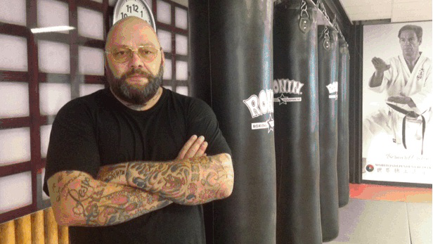 Boek over het leven van motorclubleider Henk Kuipers op de markt - RTV