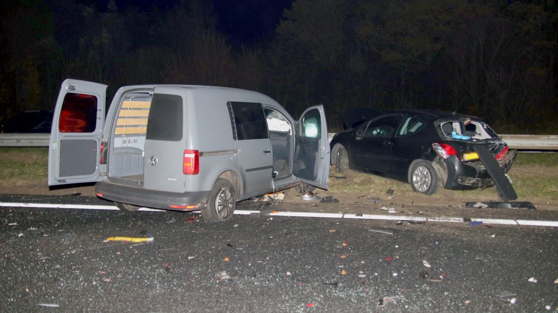 De A58 is afgesloten na een ongeluk ter hoogte van Rilland, waar vier auto's bij betrokken waren