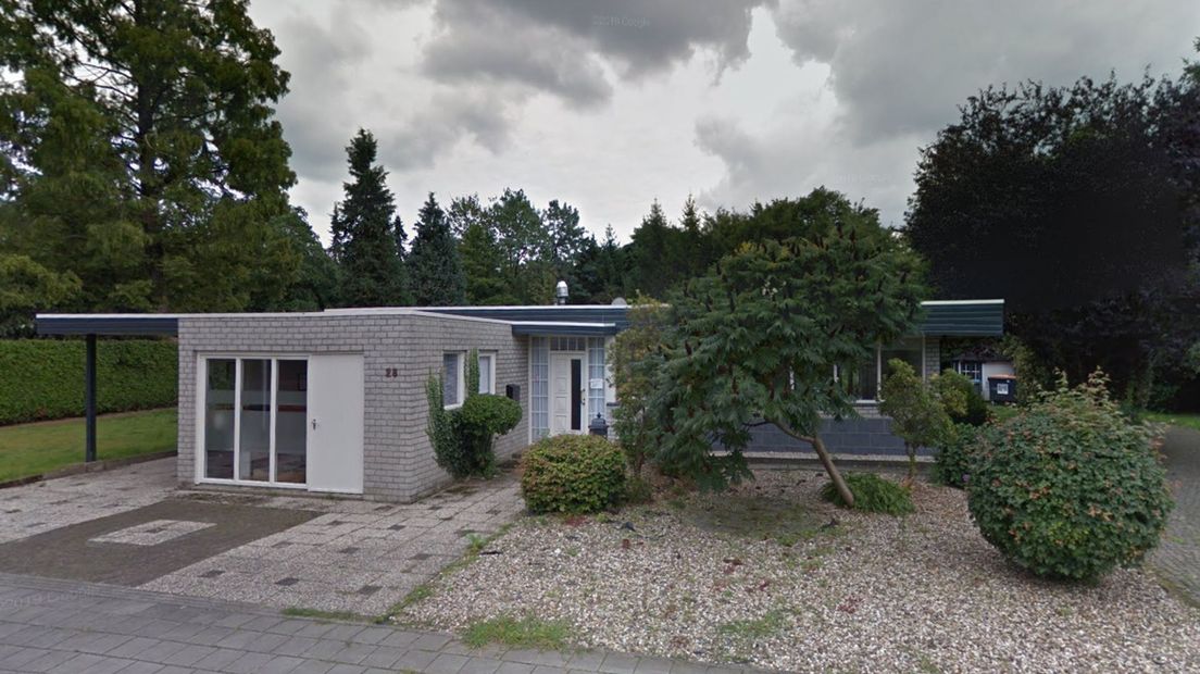 De bungalow aan de Almelose Bachlaan waar Wim V. en andere cliënten jarenlang woonden.