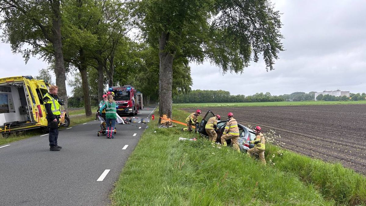 Drie personen bekneld in auto bij ernstig ongeval in De Krim