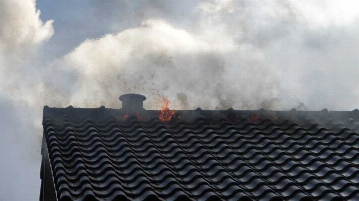 Blikseminslag in Siebengewald: zolder in brand