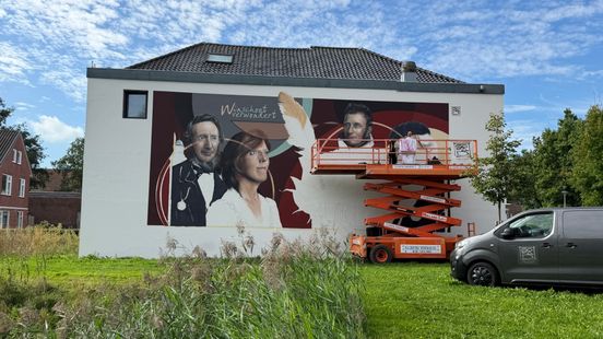 Grote muurschildering in Winschoten vertelt 200 jaar stadsgeschiedenis