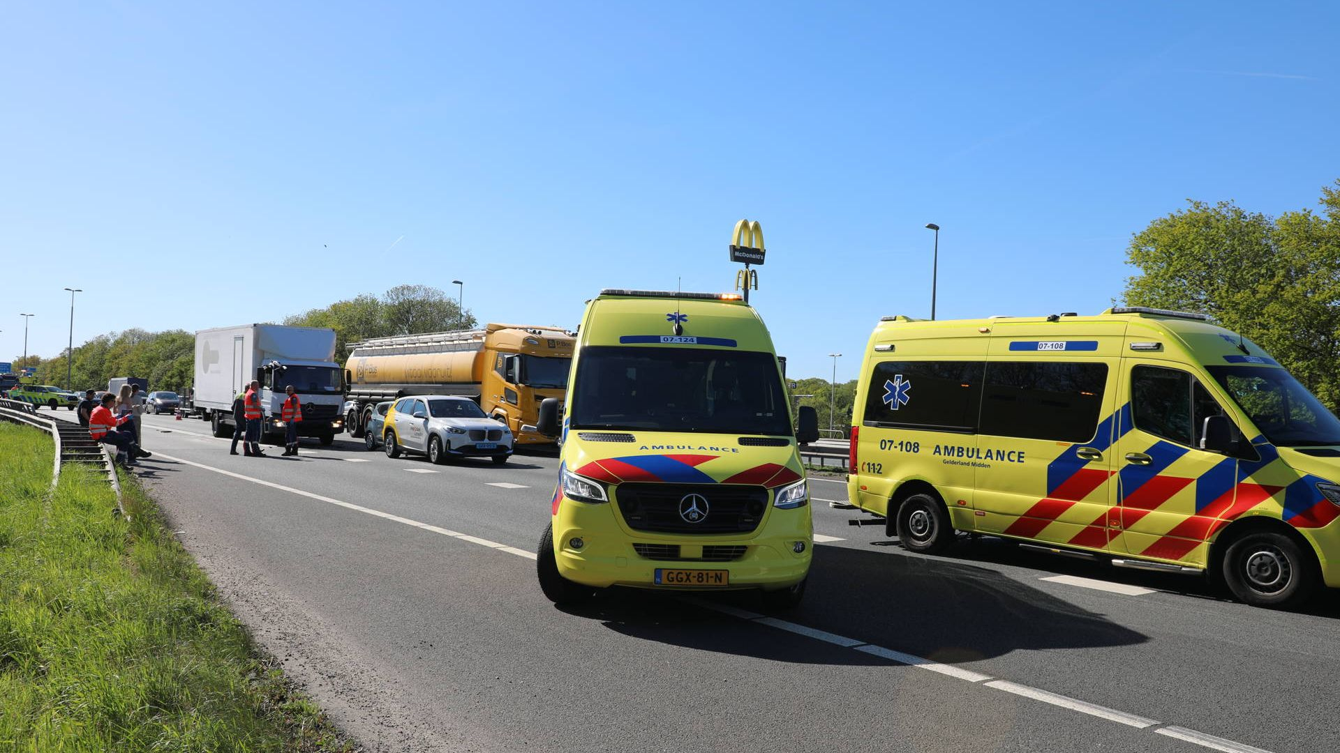 Vrachtwagen veroorzaakt kettingbotsing op A1 bij Barneveld