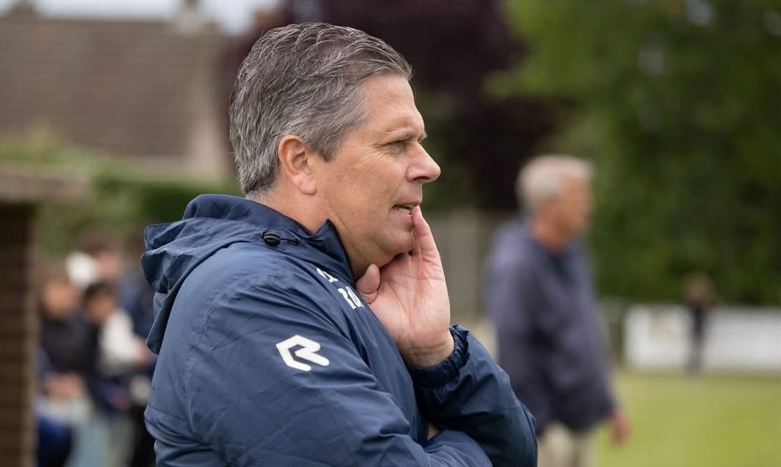 Alles of niets voor vertrekkend trainer René de Nooijer bij Nieuwland: 'Degraderen zou een grote domper zijn'