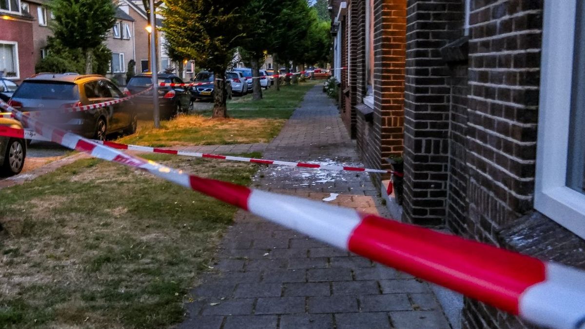 112 Nieuws: Explosie bij woning in Enschede | Vertraging A1 Deventer na ongeluk
