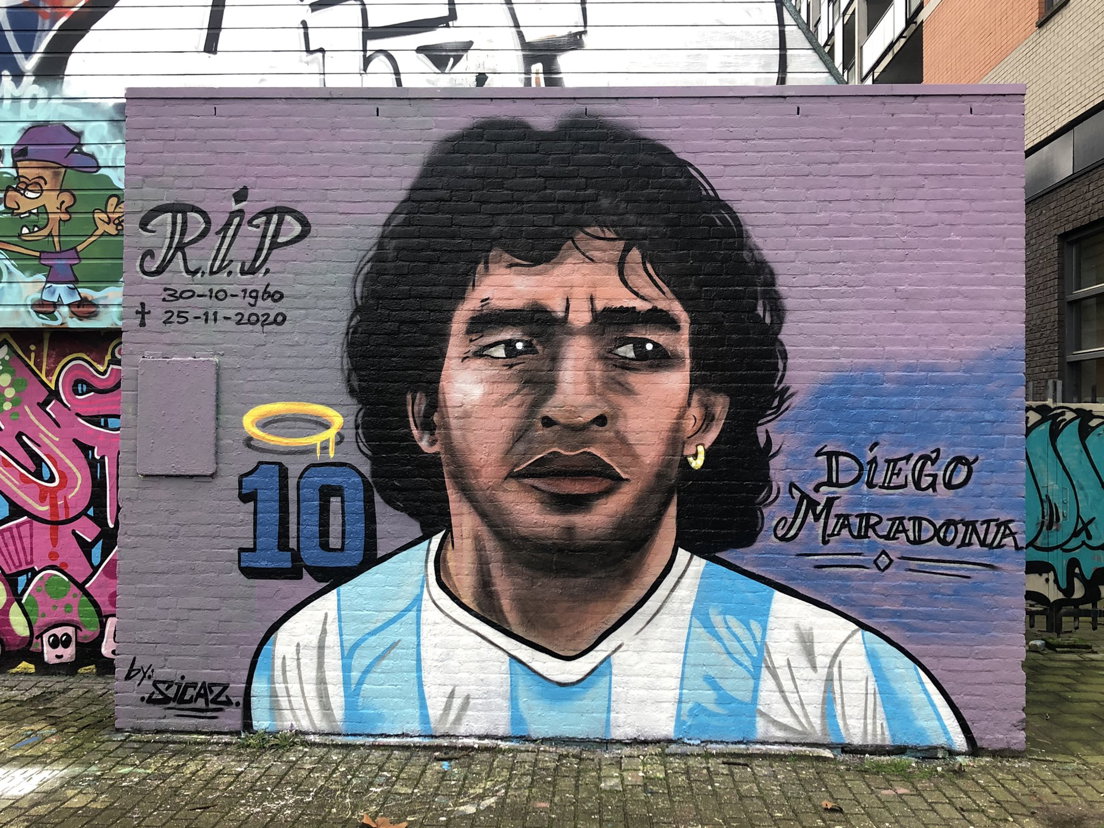 Beeld Maradona weer hersteld