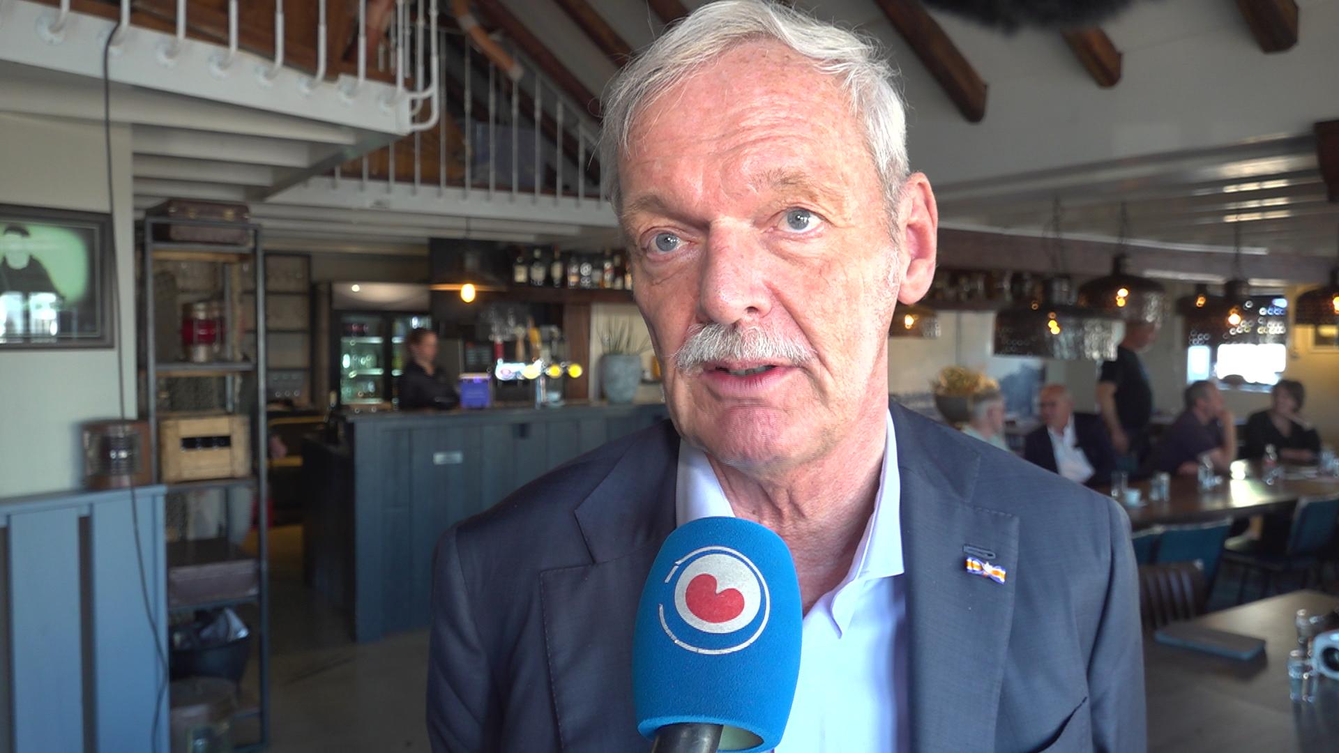 Ald steatsekretaris Rummenie freget him ôf oft Nederlân noch wol in demokrasy is