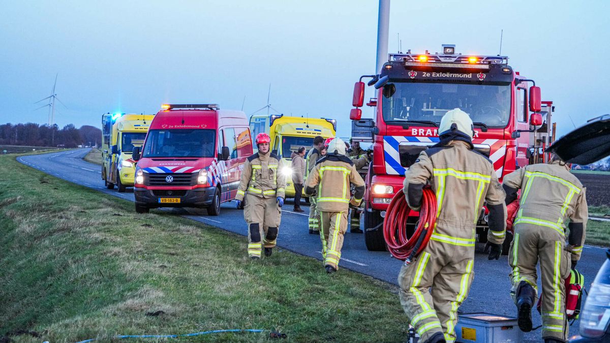 Botsing met twee auto's op kruising Drentse Mondenweg