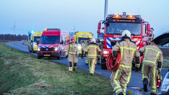Botsing met twee autos op kruising Drentse Mondenweg. Botsing met twee autos op kruising Drentse Mondenweg.