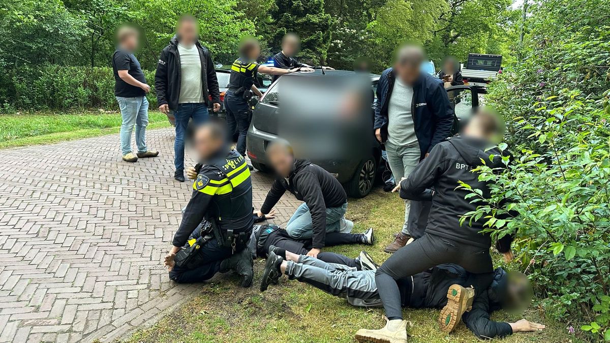 Nepagenten op heterdaad aangehouden in Elspeet