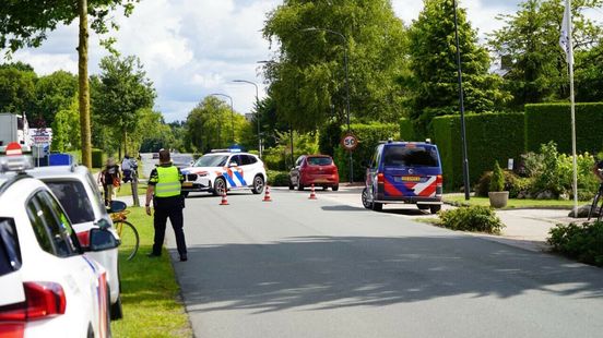 Gewonde bij ongeluk Eelderwolde, weg afgesloten. Gewonde bij ongeluk Eelderwolde, weg afgesloten.