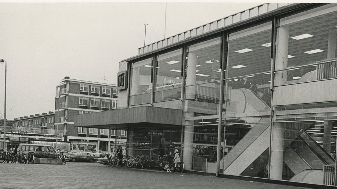 Het toenmalige filiaal van de V&D aan de Haagse Leyweg in 1970