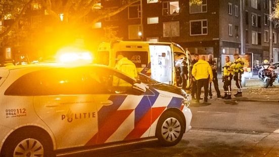 Man zwaargewond na aanrijding in Rotterdam, bestuurder grijze Volkswagen Golf rijdt door. Man zwaargewond na aanrijding in Rotterdam, bestuurder grijze Volkswagen Golf rijdt door.