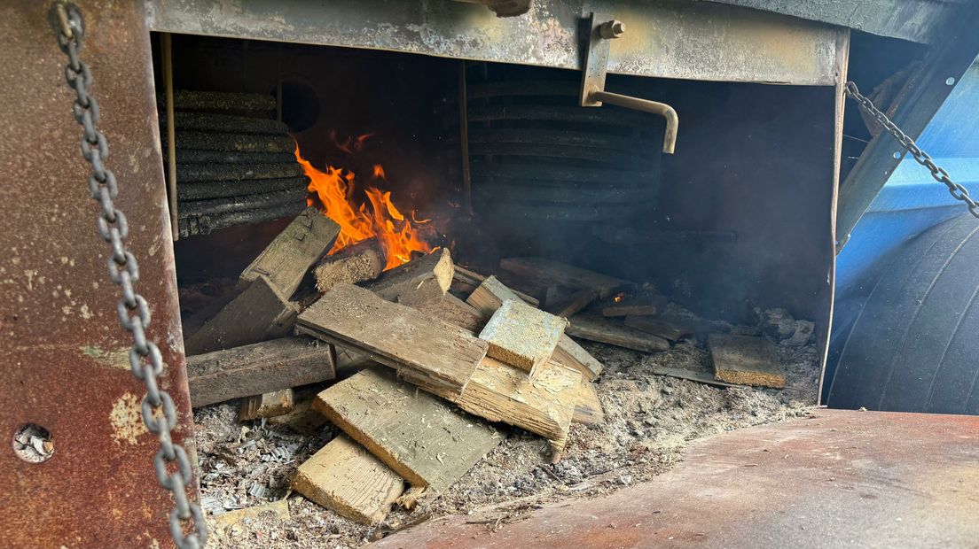 De hottub wurdt op hout stookt