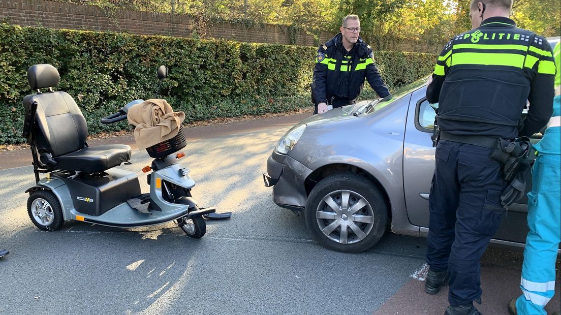 Vrouw op scootmobiel gewond in Deventer