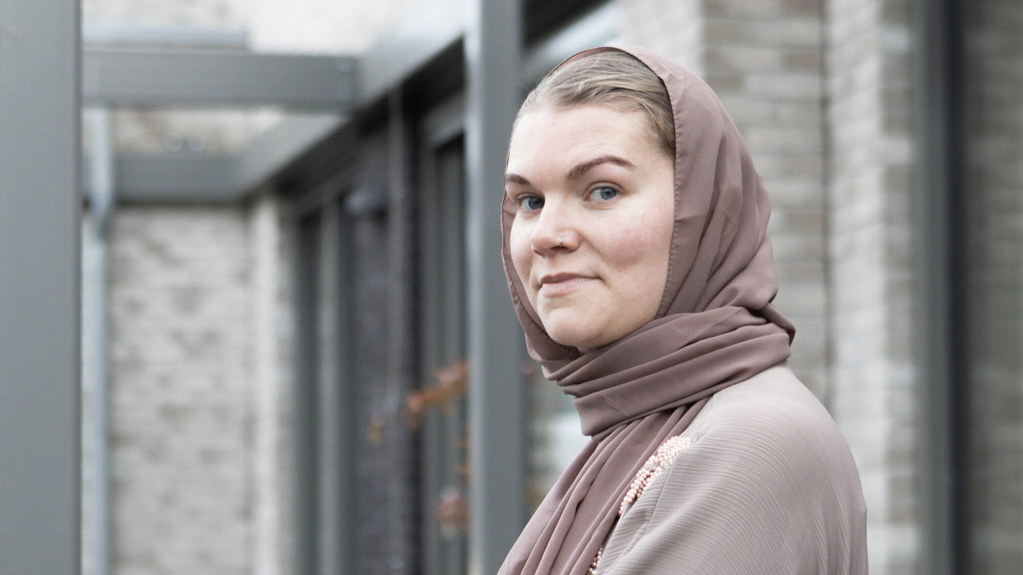Saskia bekearde ta de Islam, nei't se mei in moslim troude