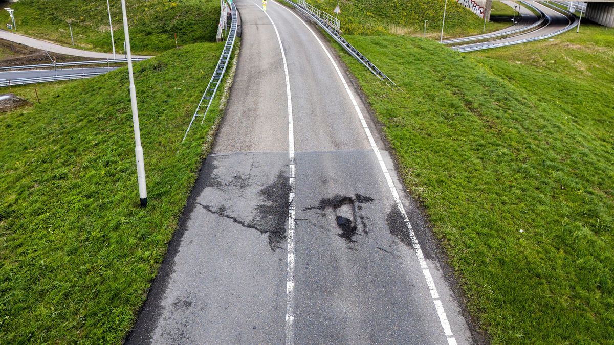 Delen A4 blijven nog dagen dicht, hoe kan het dat er geen geld is voor reparatie kapot asfalt?