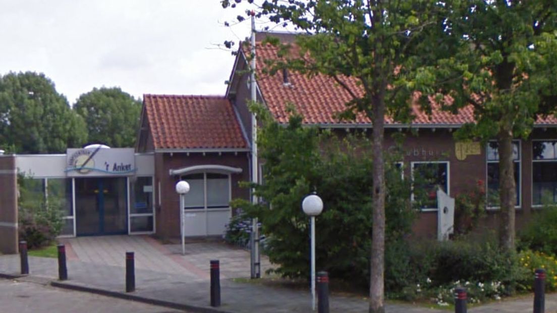 Het dorpshuis in Hollandscheveld (Rechten: Archief RTV Drenthe)