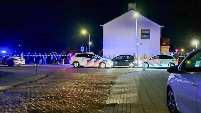 112 nieuws: Politieachtervolging door Almelo | Ongeval met politieauto in Zwolle.