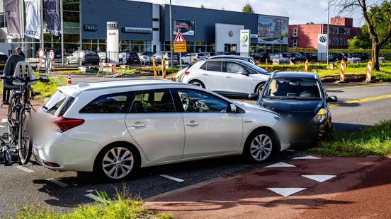 Aanrijding met drie voertuigen