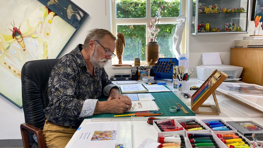 Kunstenaar Max Timmerman in zijn atelier