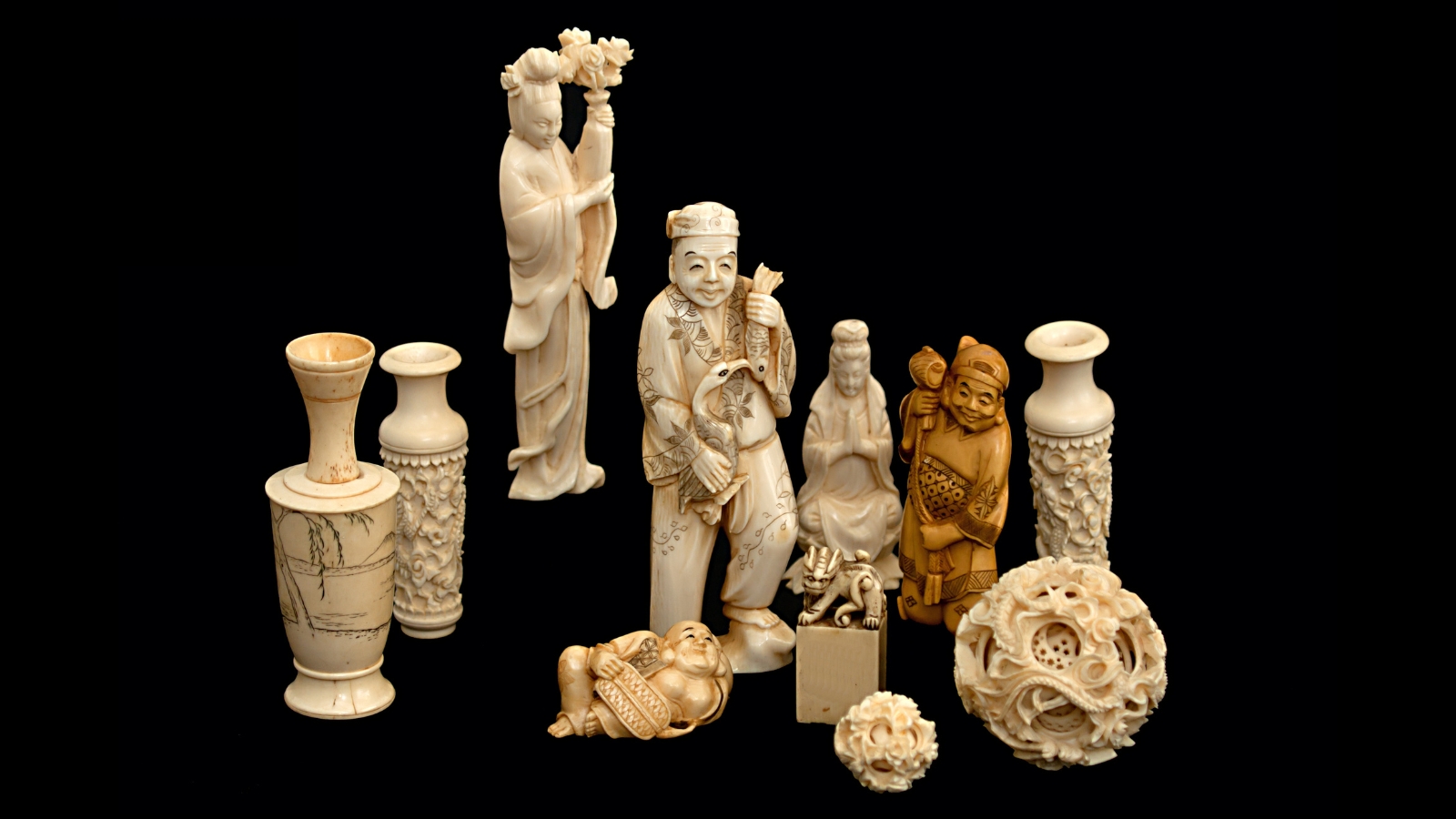 Ivoren snijwerken blijken niet antiek, voormalig antiquair krijgt geldboete