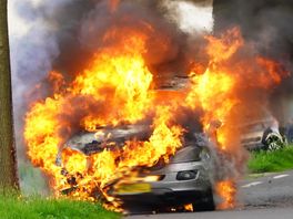 Vlammenzee uit auto bij Tiendeveen