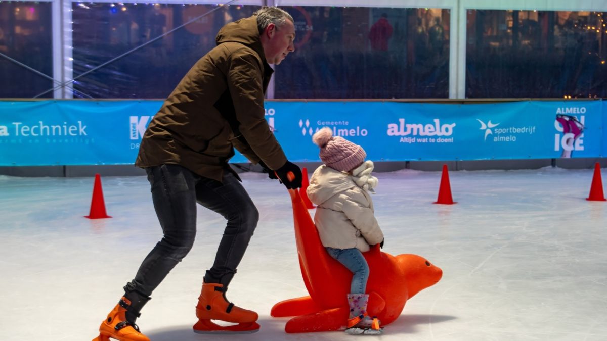 Almelo on Ice: deze winter langer schaatsen en café op het ijs